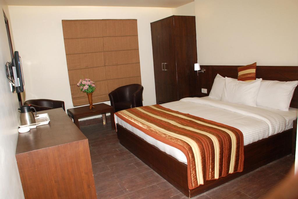 Airport Hotel Daya Capitol Нью-Делі Номер фото