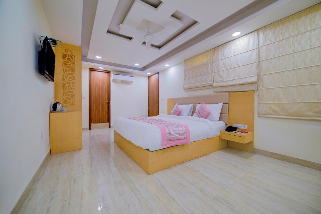 Airport Hotel Daya Capitol Нью-Делі Екстер'єр фото